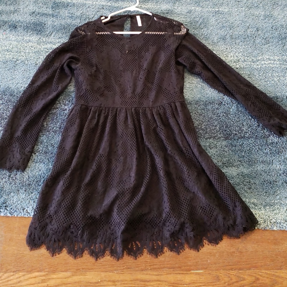 Black lace dress
